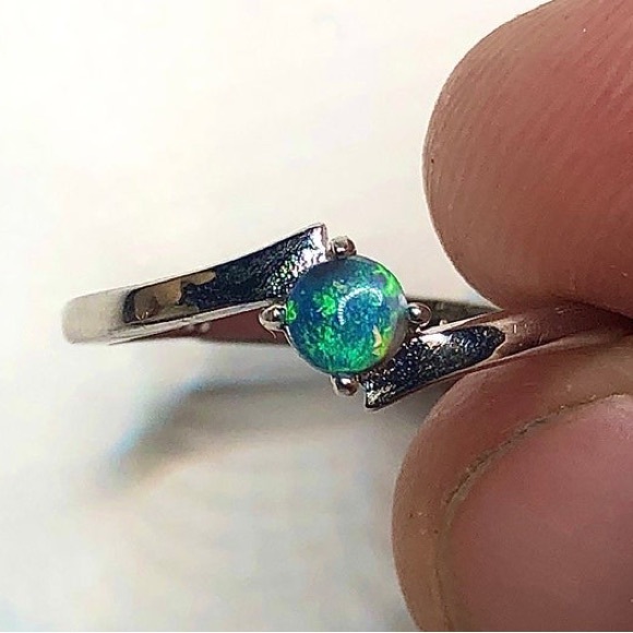 The “you’re my world” Sterling silver black opal ring - Picture 3 of 5